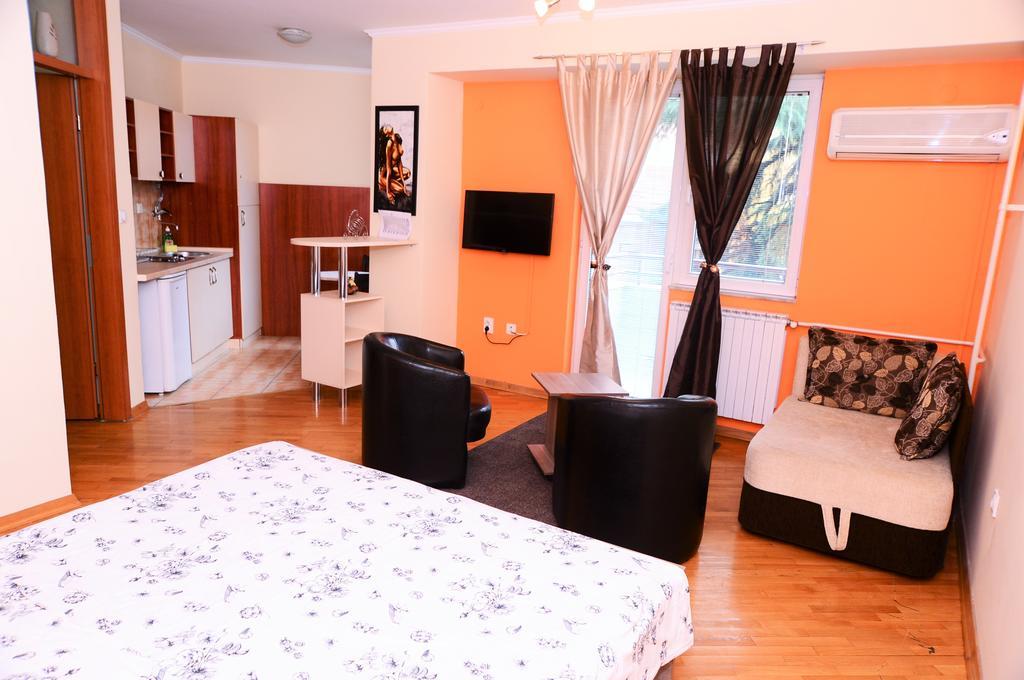 Exclusive Central Apartments Скопье Экстерьер фото