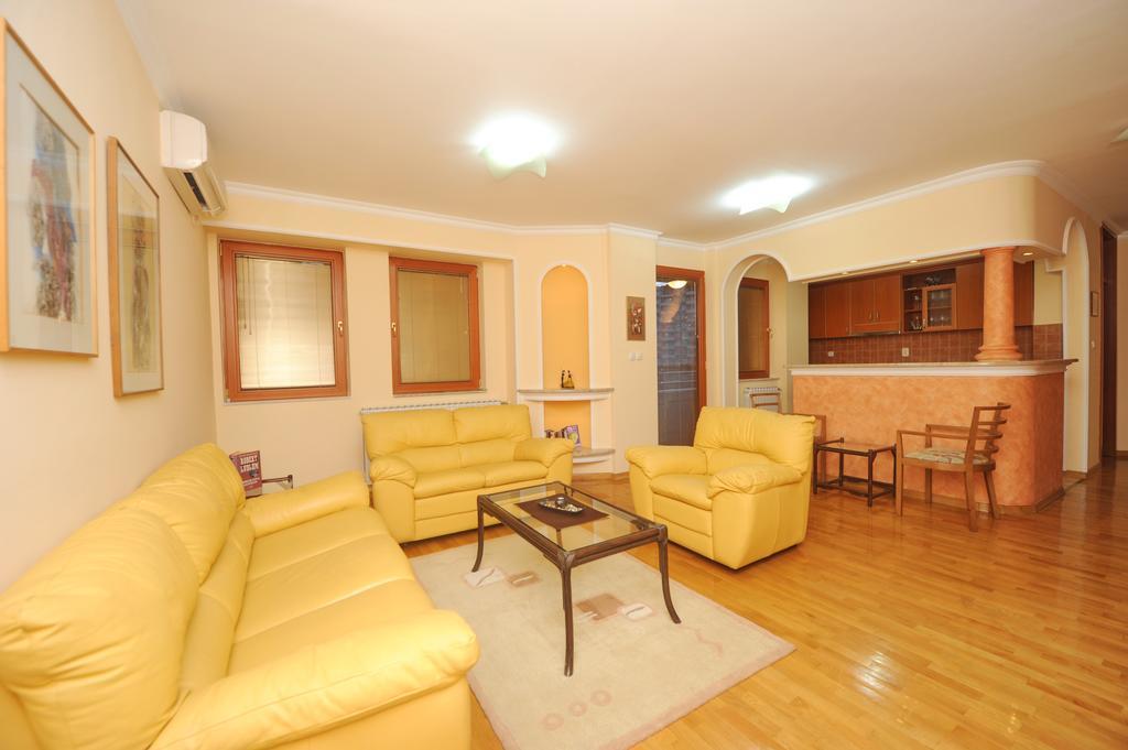 Exclusive Central Apartments Скопье Экстерьер фото