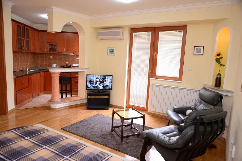 Exclusive Central Apartments Скопье Экстерьер фото