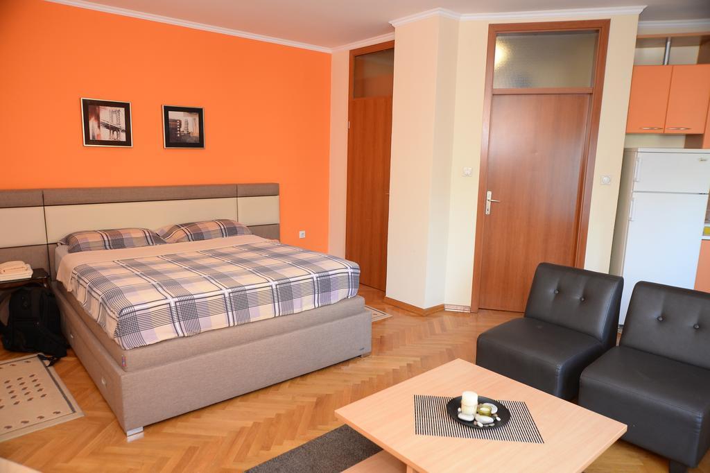 Exclusive Central Apartments Скопье Экстерьер фото