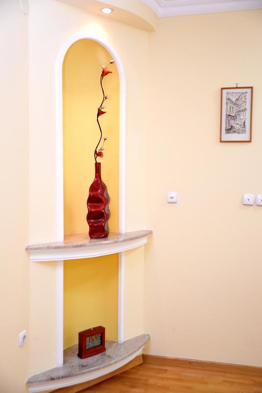 Exclusive Central Apartments Скопье Экстерьер фото
