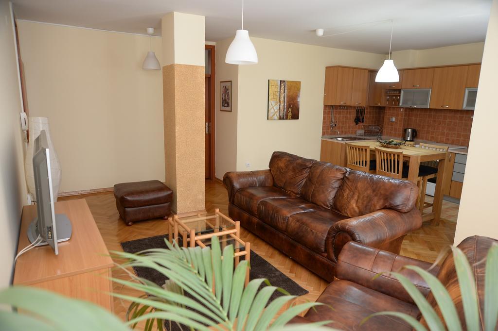 Exclusive Central Apartments Скопье Экстерьер фото