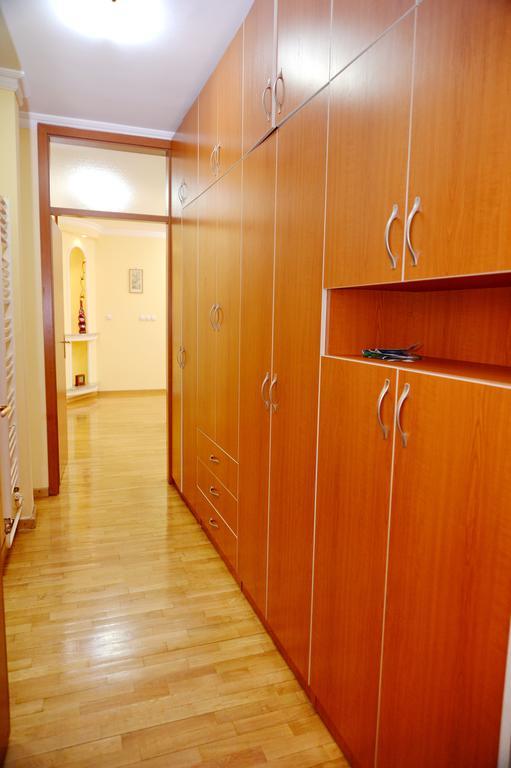Exclusive Central Apartments Скопье Экстерьер фото